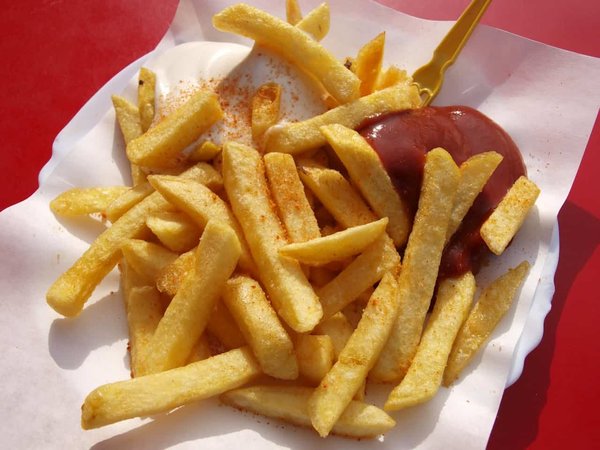 Comment choisir une friteuse à air chaud pour des frites croustillantes et légères?
