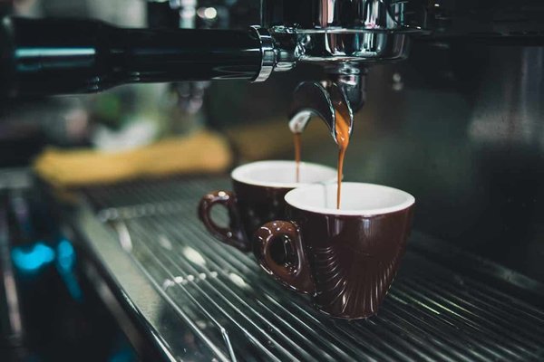 Quels critères pour sélectionner une machine à café avec broyeur en acier inoxydable?